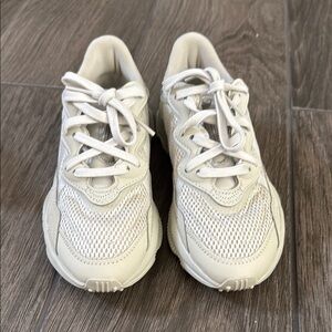 Kids Cream Sneakers